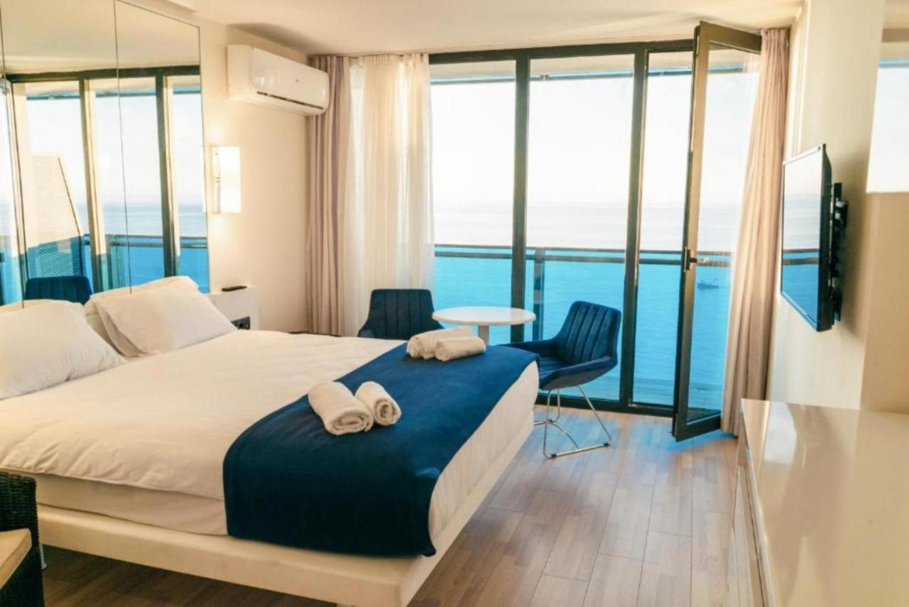 Luxury Sea View Apartments In Orbi City Batumi Eksteriør bilde