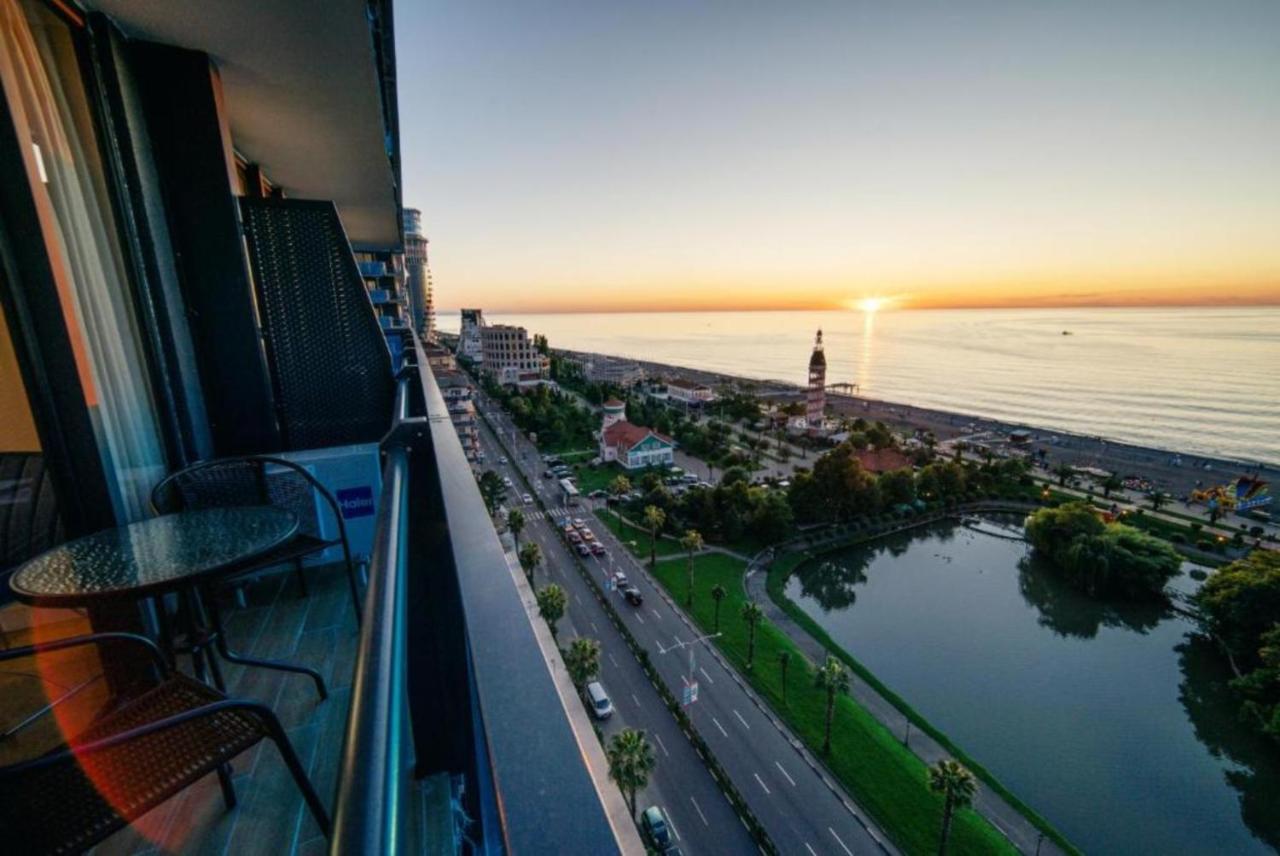 Luxury Sea View Apartments In Orbi City Batumi Eksteriør bilde