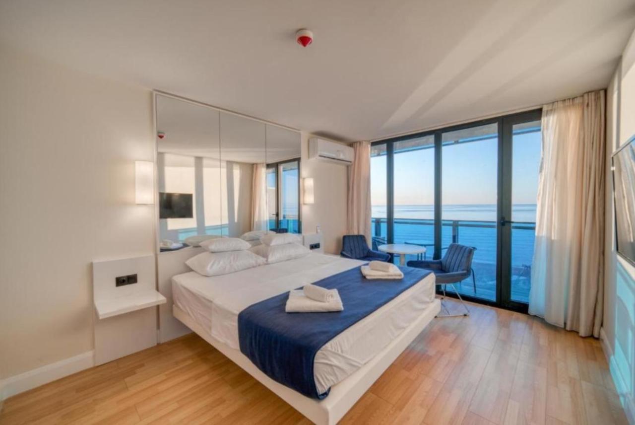 Luxury Sea View Apartments In Orbi City Batumi Eksteriør bilde