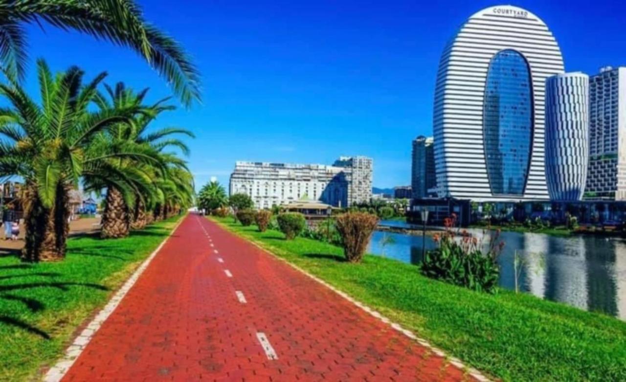 Luxury Sea View Apartments In Orbi City Batumi Eksteriør bilde