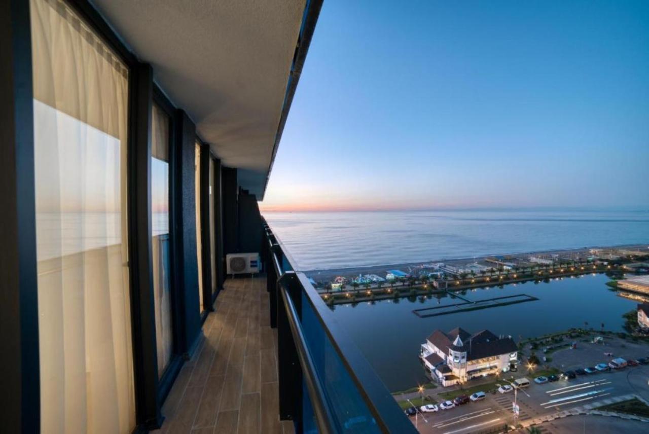 Luxury Sea View Apartments In Orbi City Batumi Eksteriør bilde