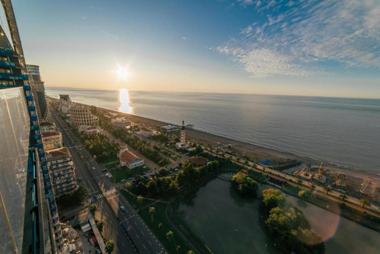 Luxury Sea View Apartments In Orbi City Batumi Eksteriør bilde